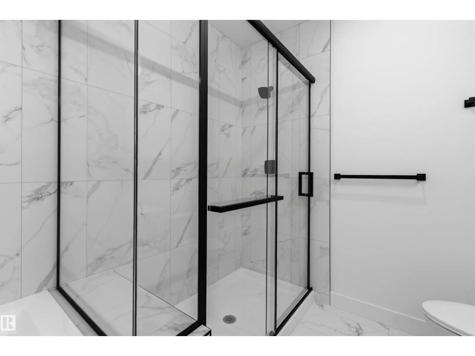1847 187 ST NW