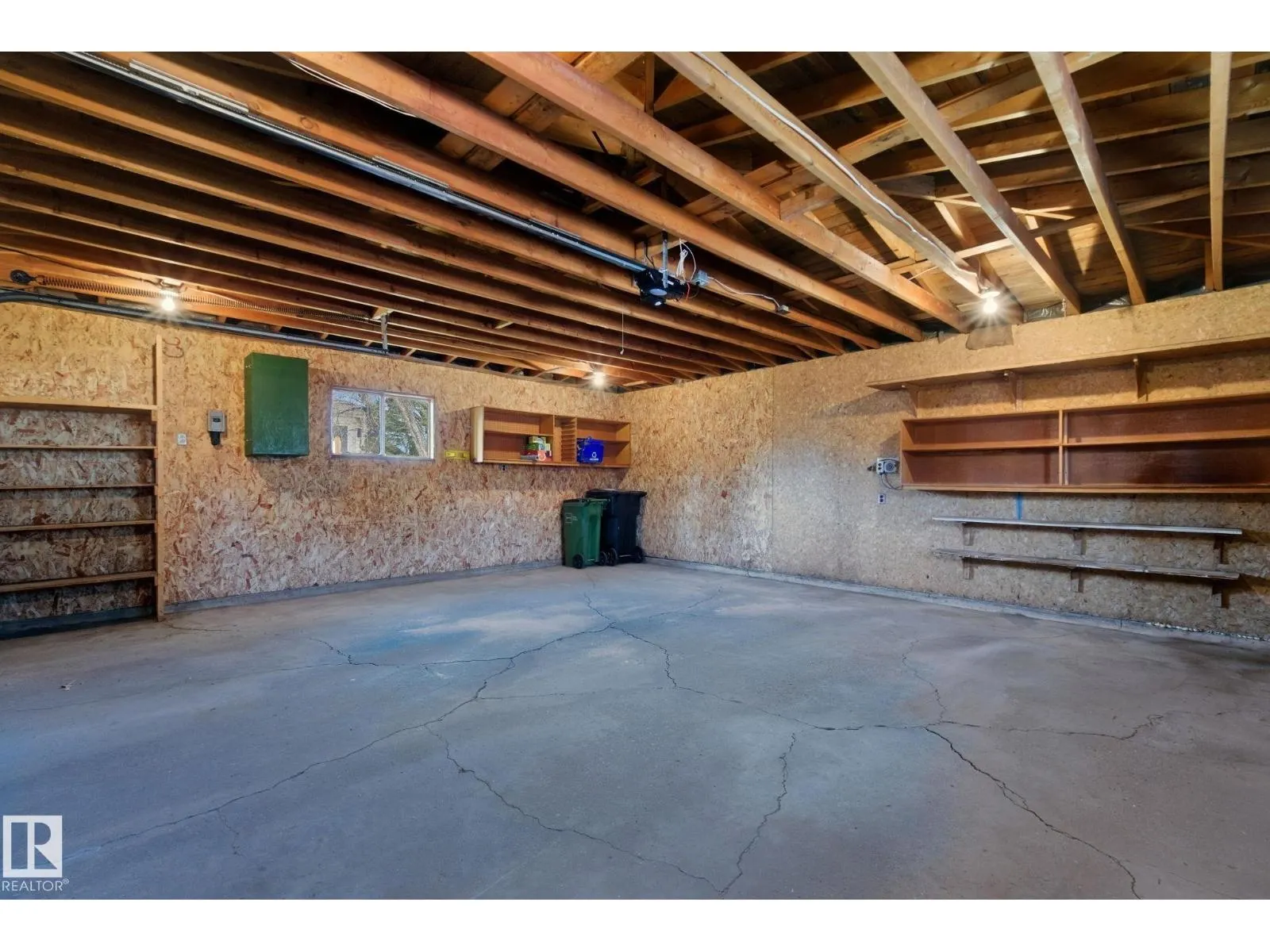 5827 115 ST NW