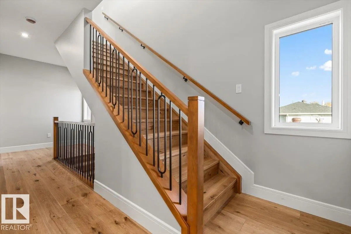 9129 143 ST NW