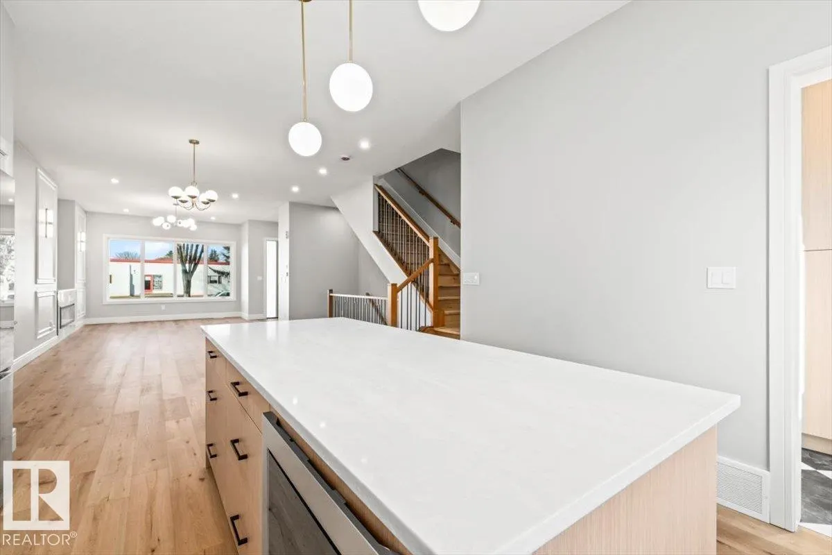 9129 143 ST NW