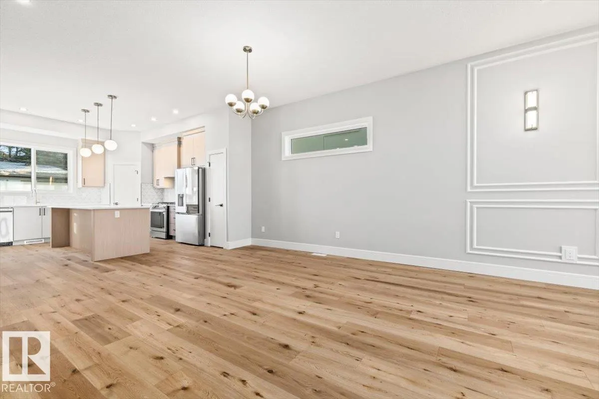 9129 143 ST NW