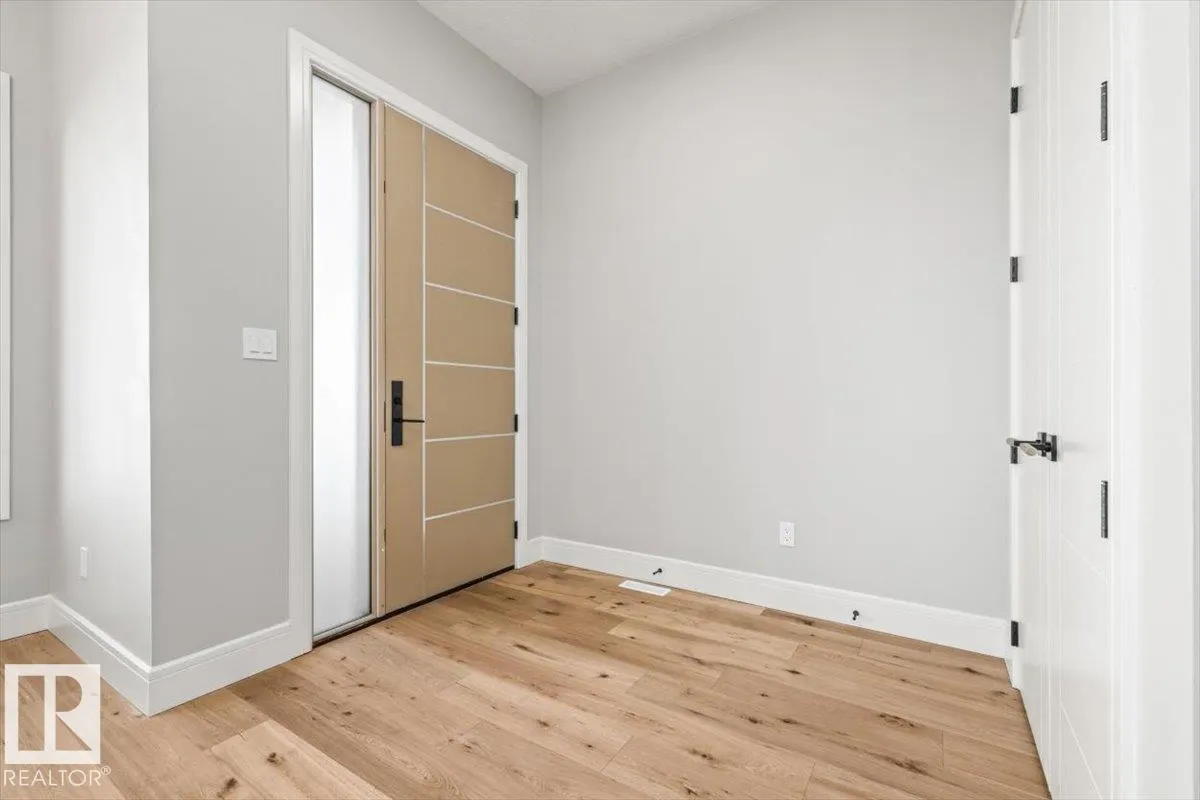 9129 143 ST NW