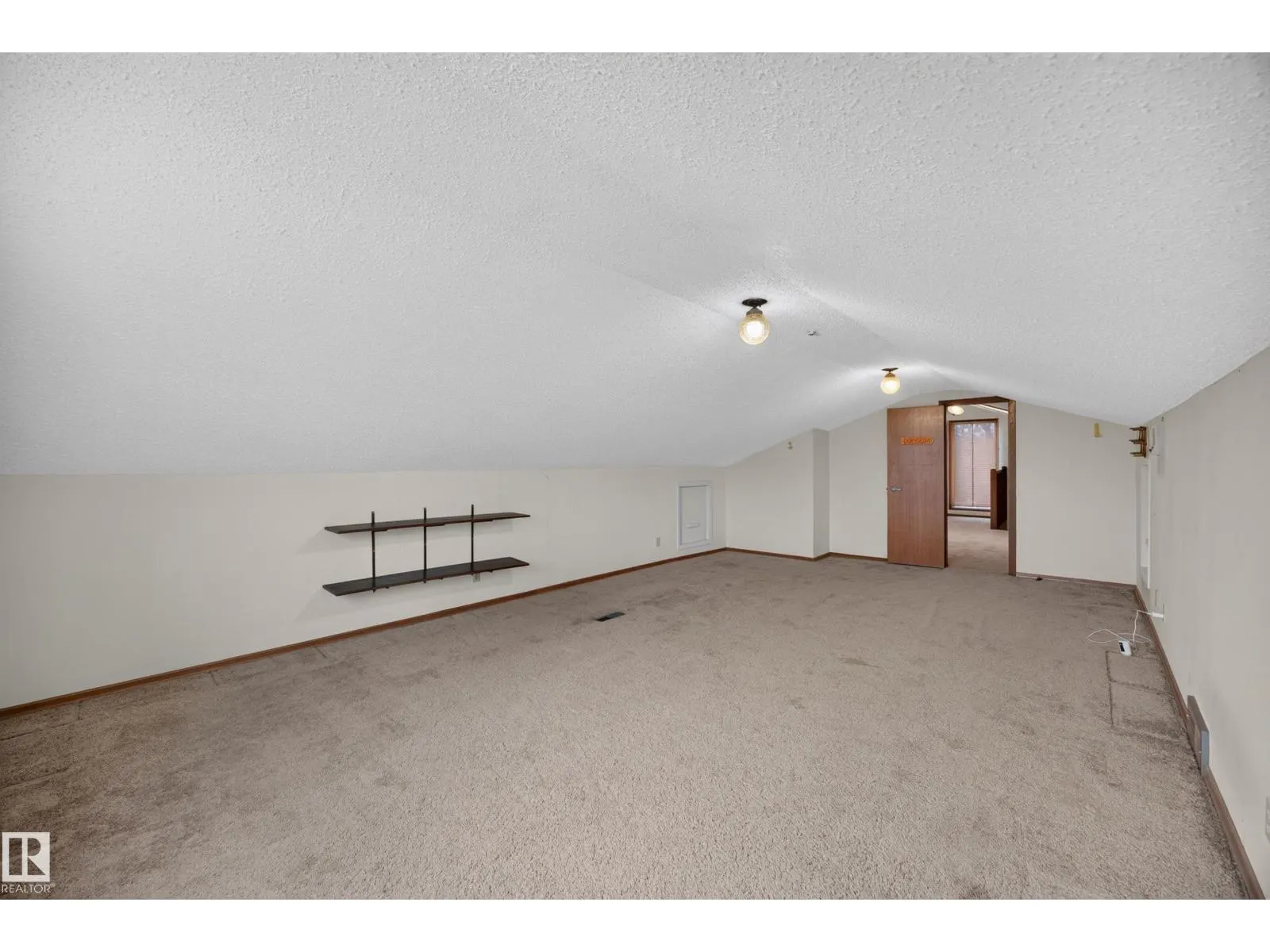 5739 172 ST NW