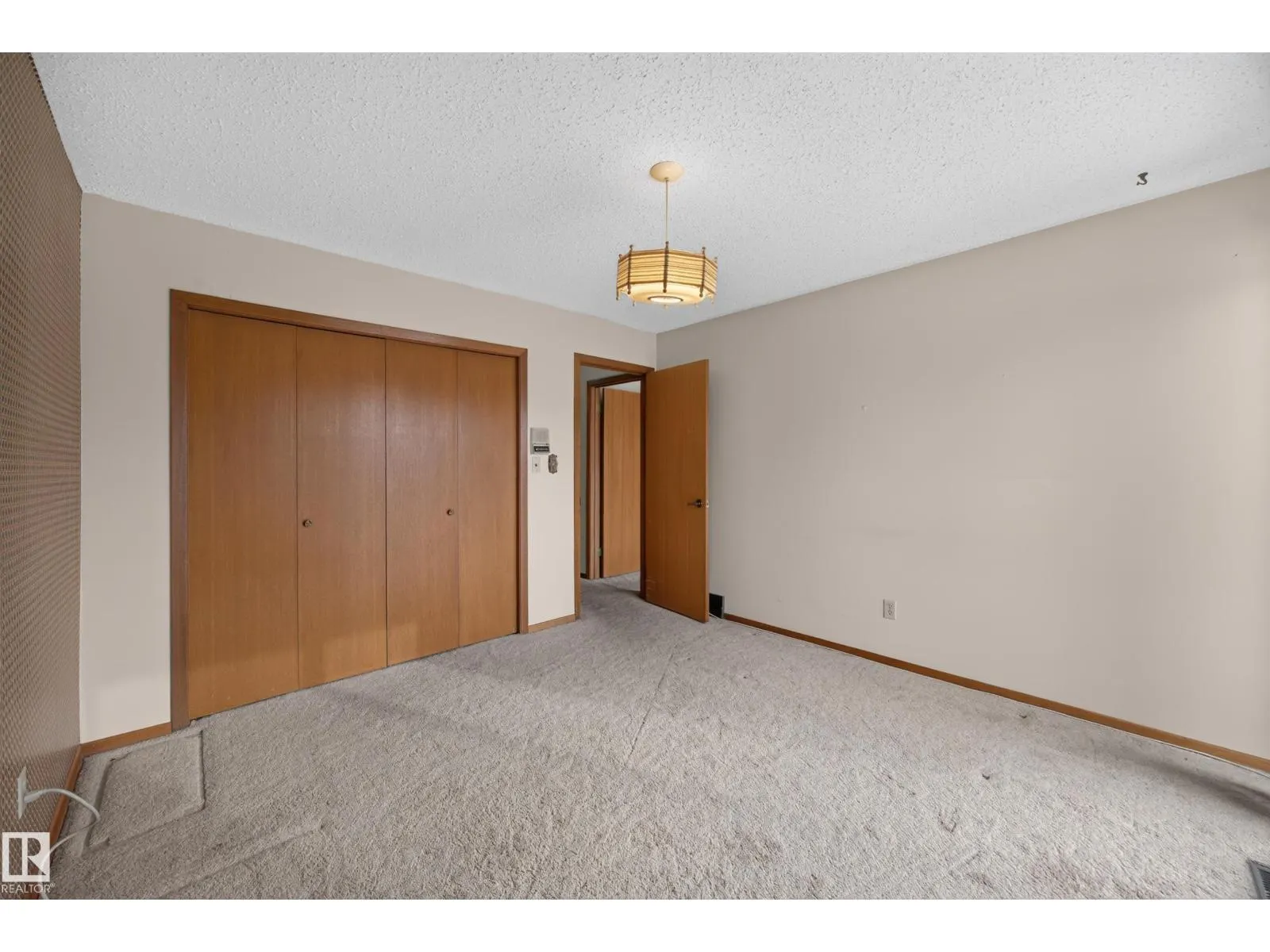 5739 172 ST NW