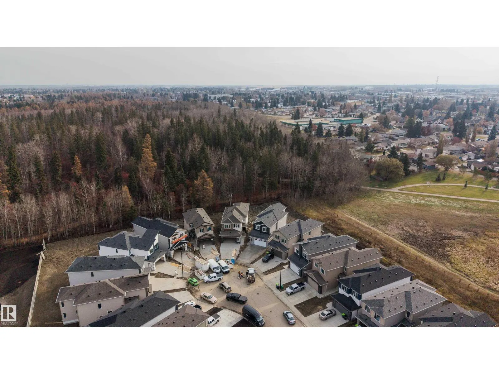 32 MEADOWGROVE LD