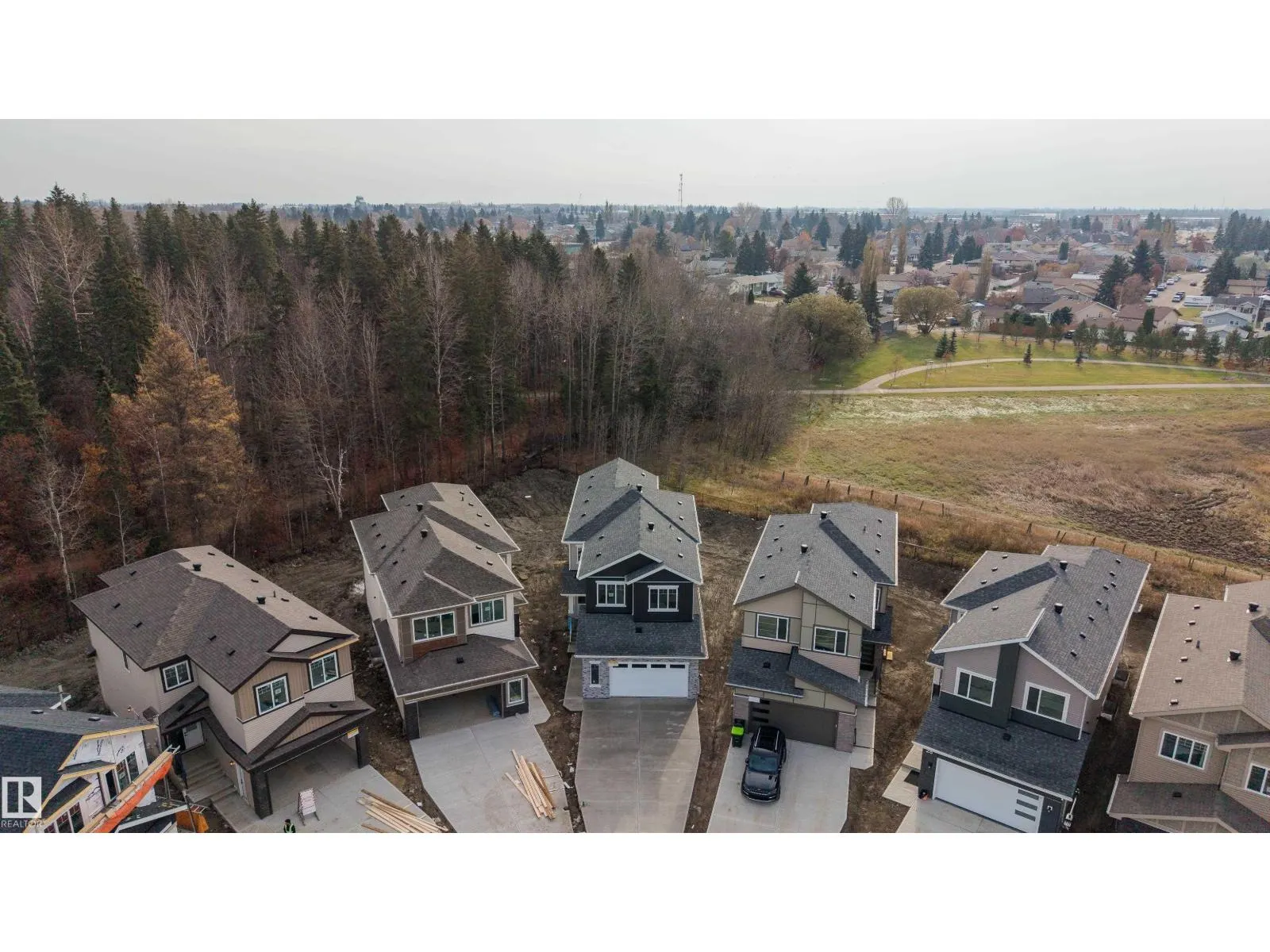 32 MEADOWGROVE LD