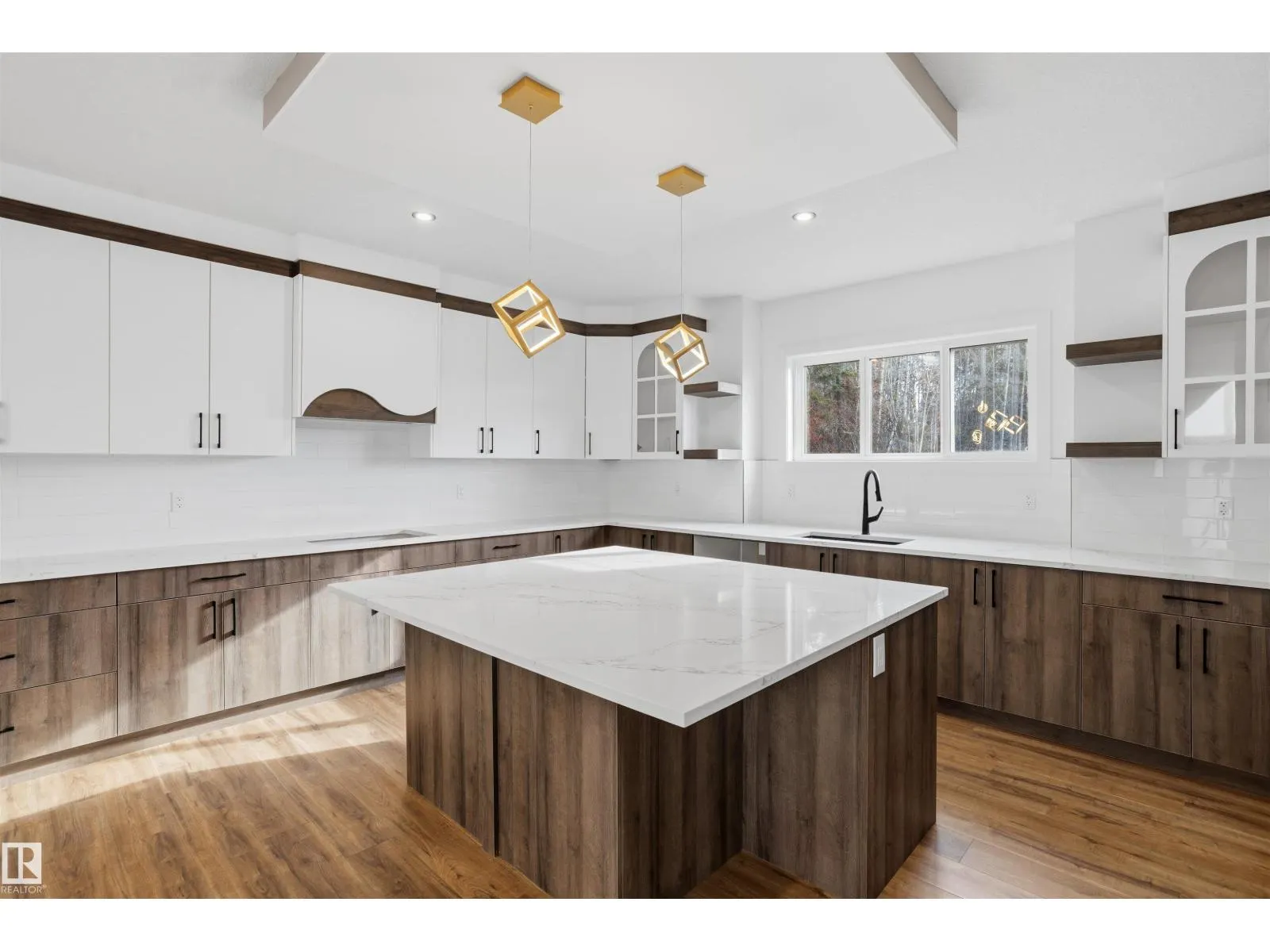 32 MEADOWGROVE LD
