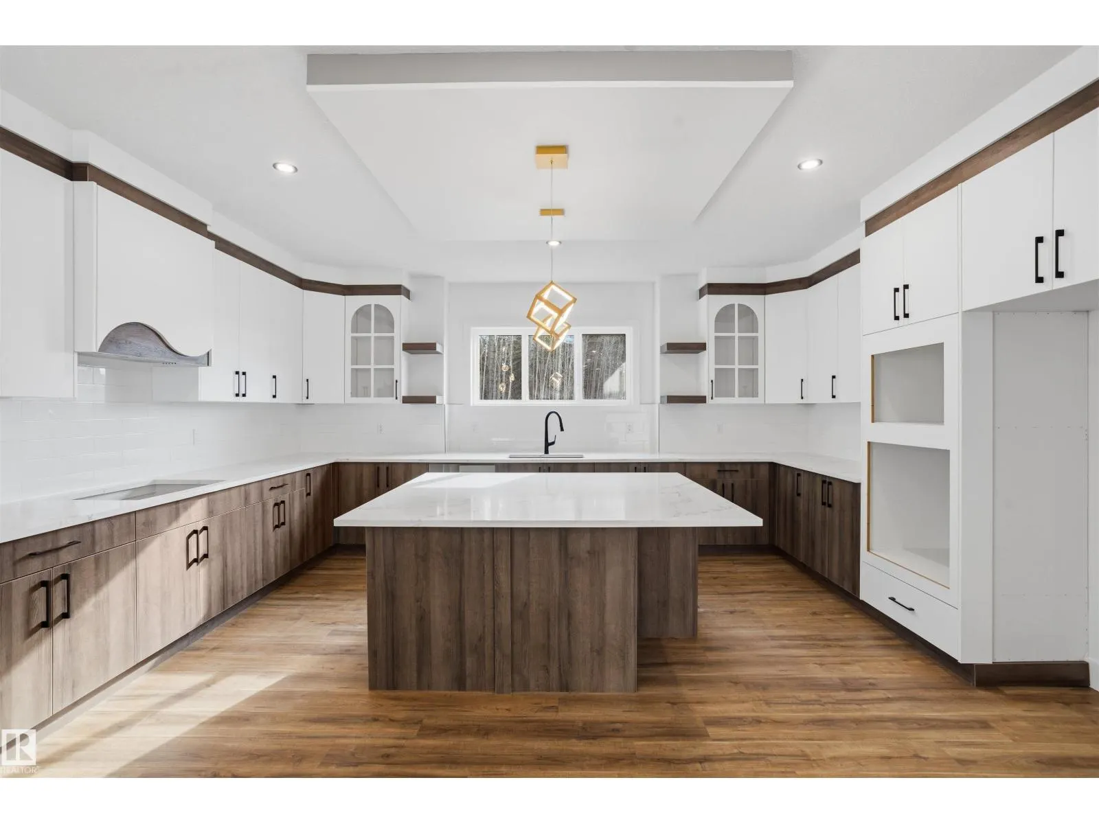 32 MEADOWGROVE LD