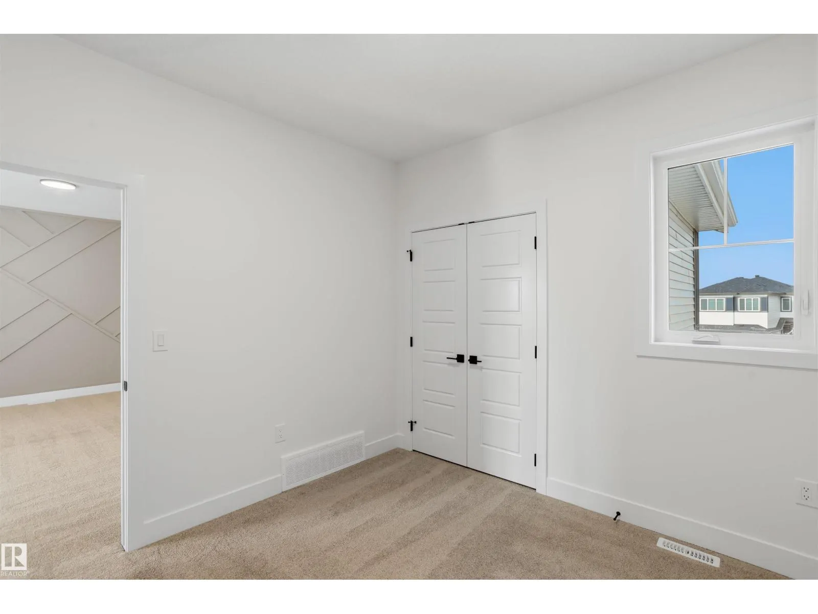 32 MEADOWGROVE LD