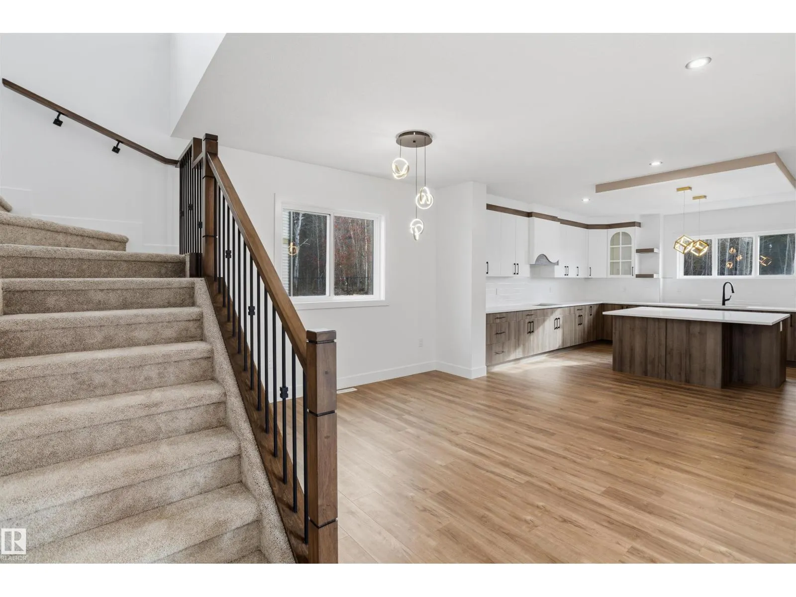 32 MEADOWGROVE LD
