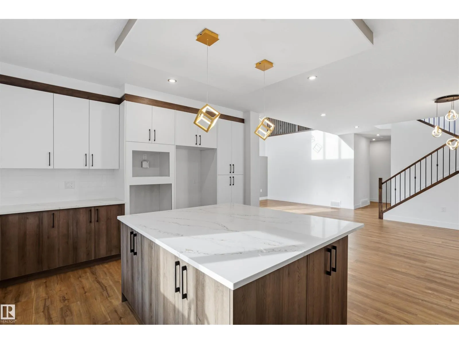 32 MEADOWGROVE LD