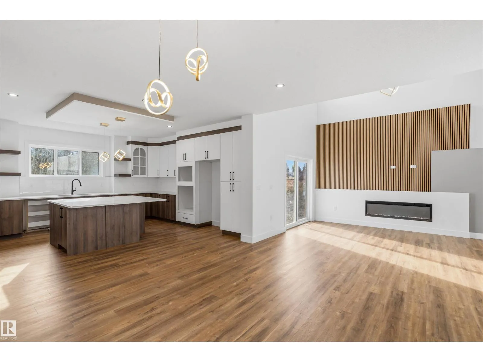 32 MEADOWGROVE LD