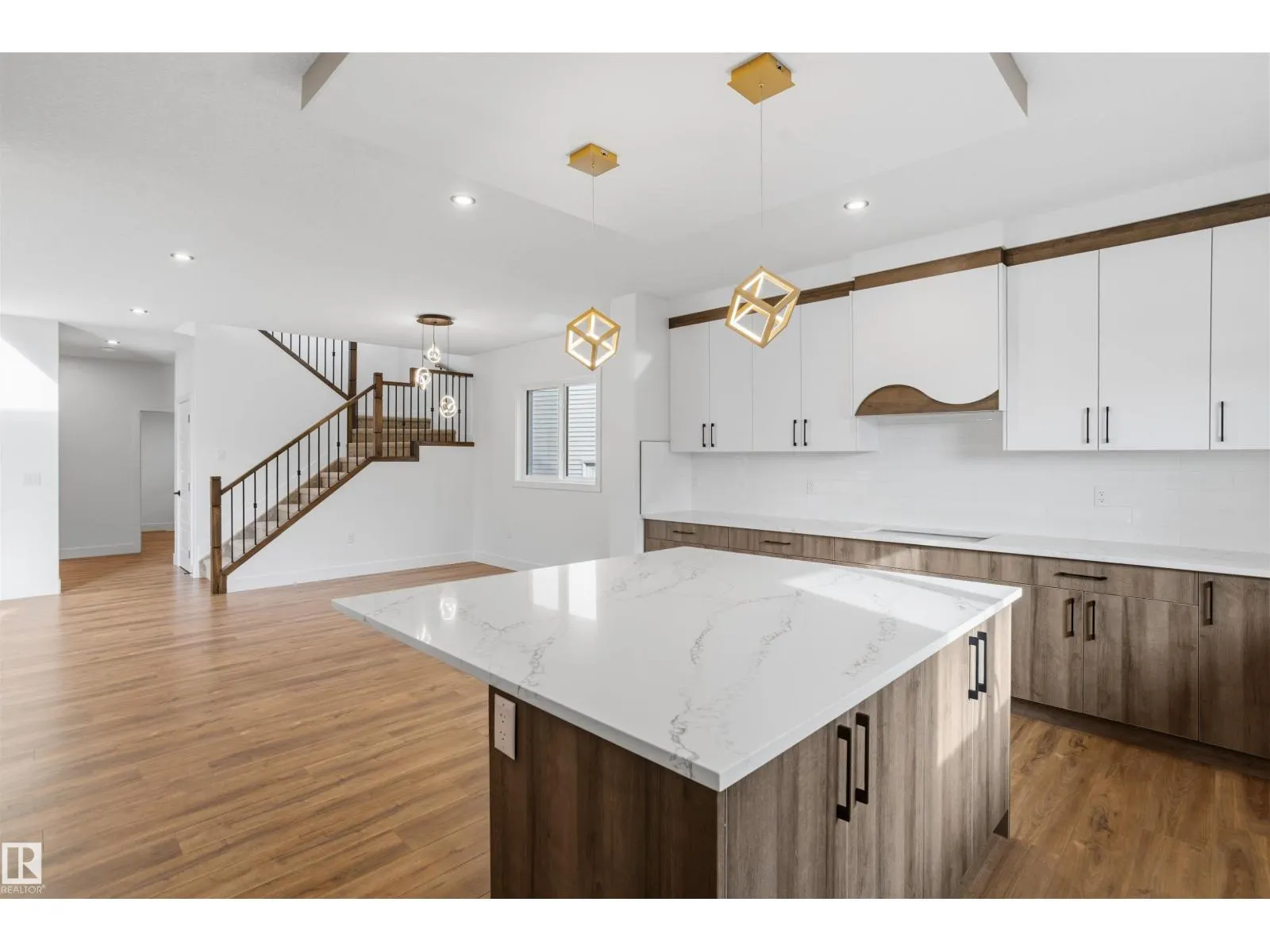 32 MEADOWGROVE LD