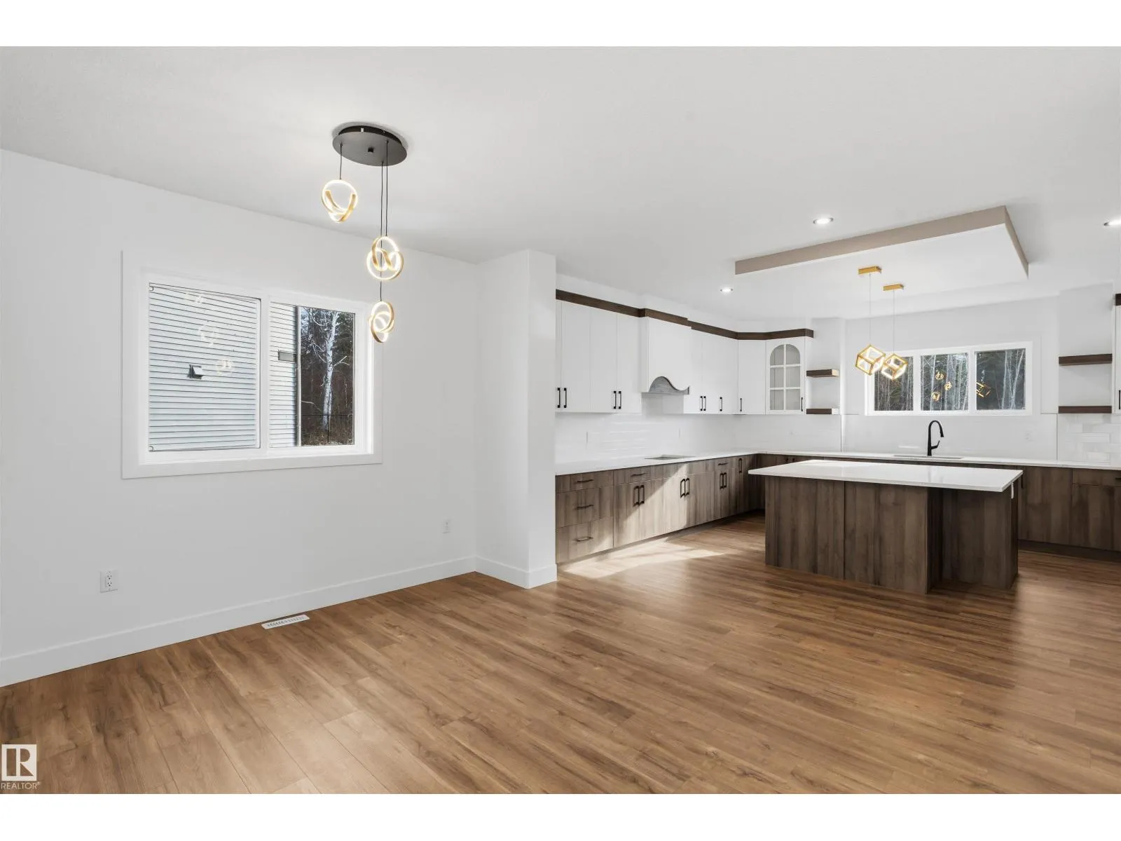 32 MEADOWGROVE LD