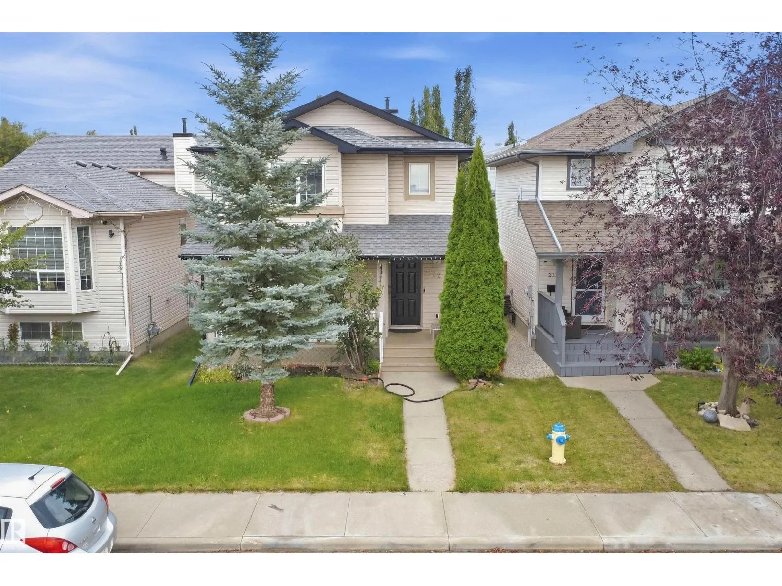 2122 37 AV NW
