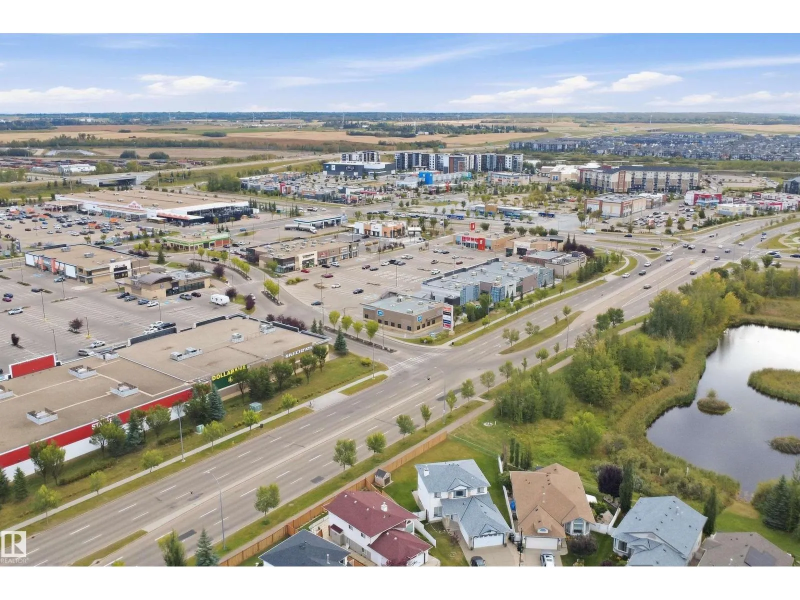2122 37 AV NW