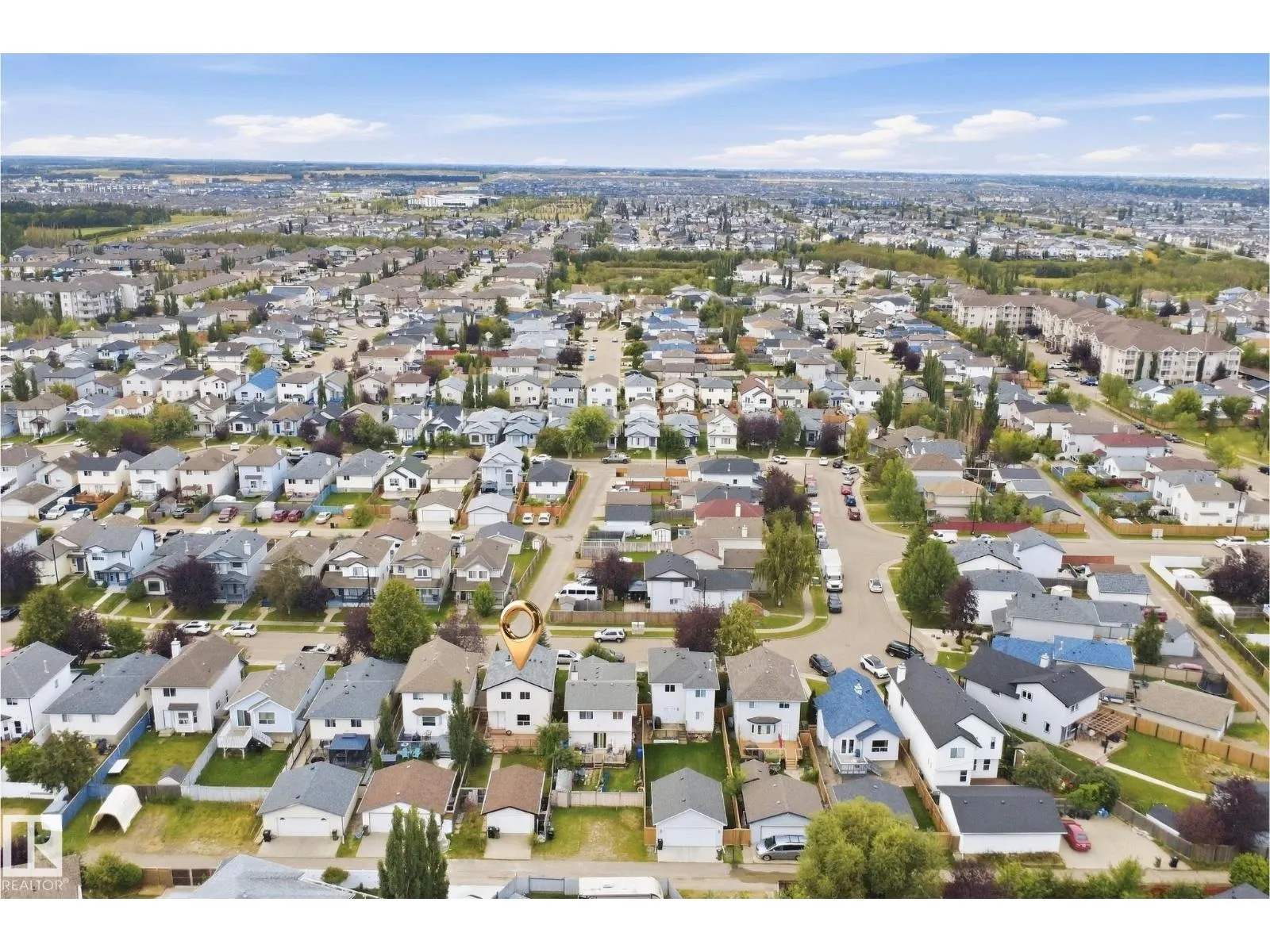 2122 37 AV NW