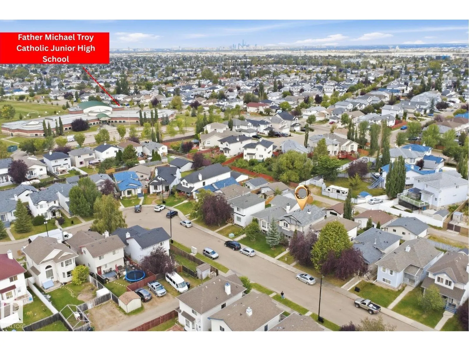 2122 37 AV NW
