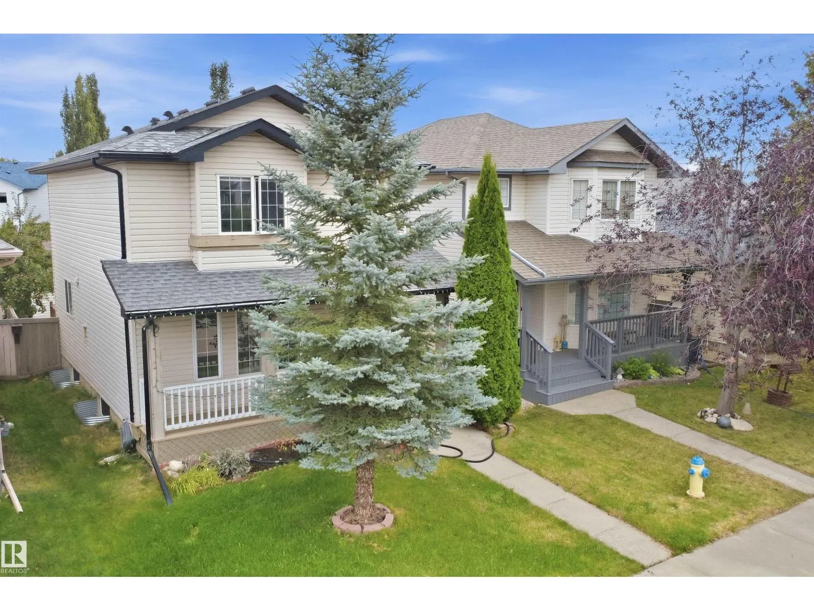2122 37 AV NW