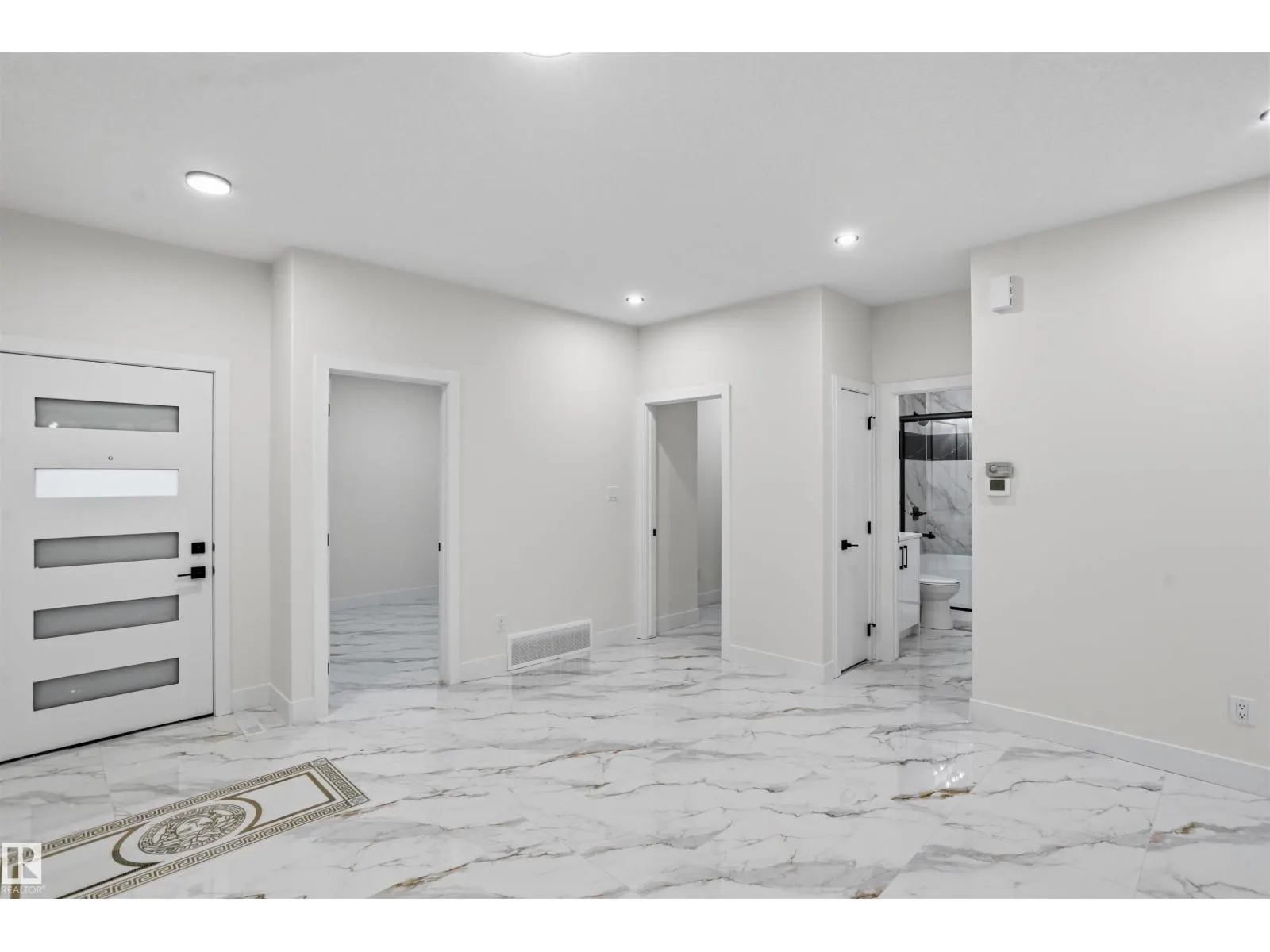 240 21 ST SW