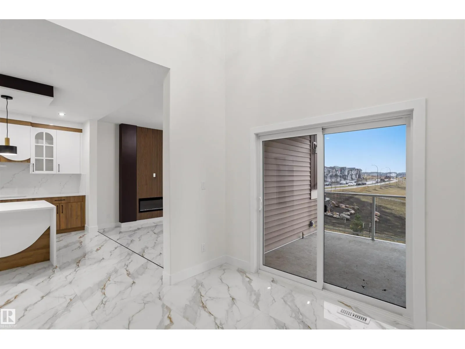 240 21 ST SW