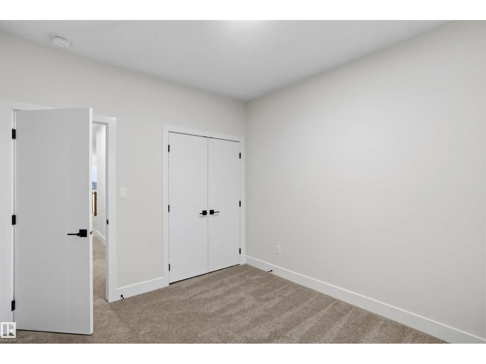 240 21 ST SW