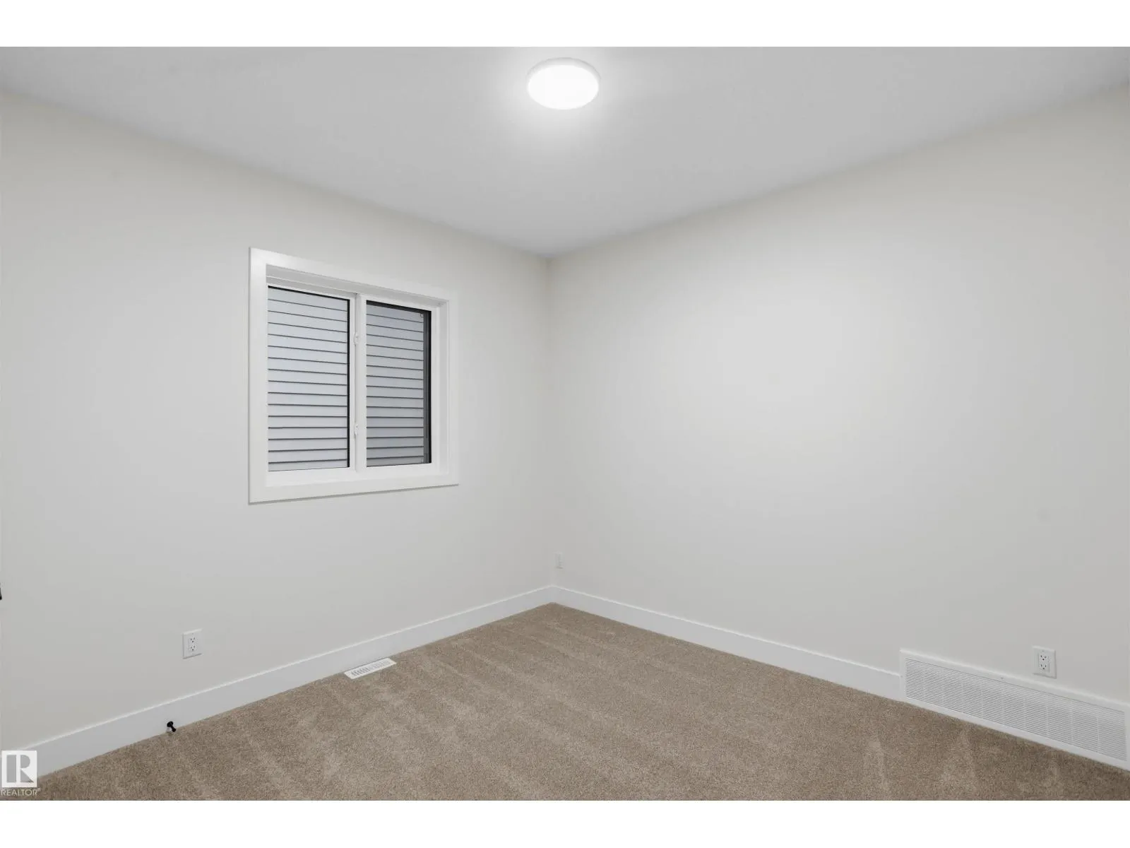 240 21 ST SW