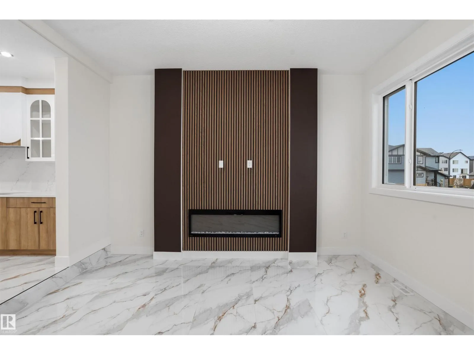 240 21 ST SW