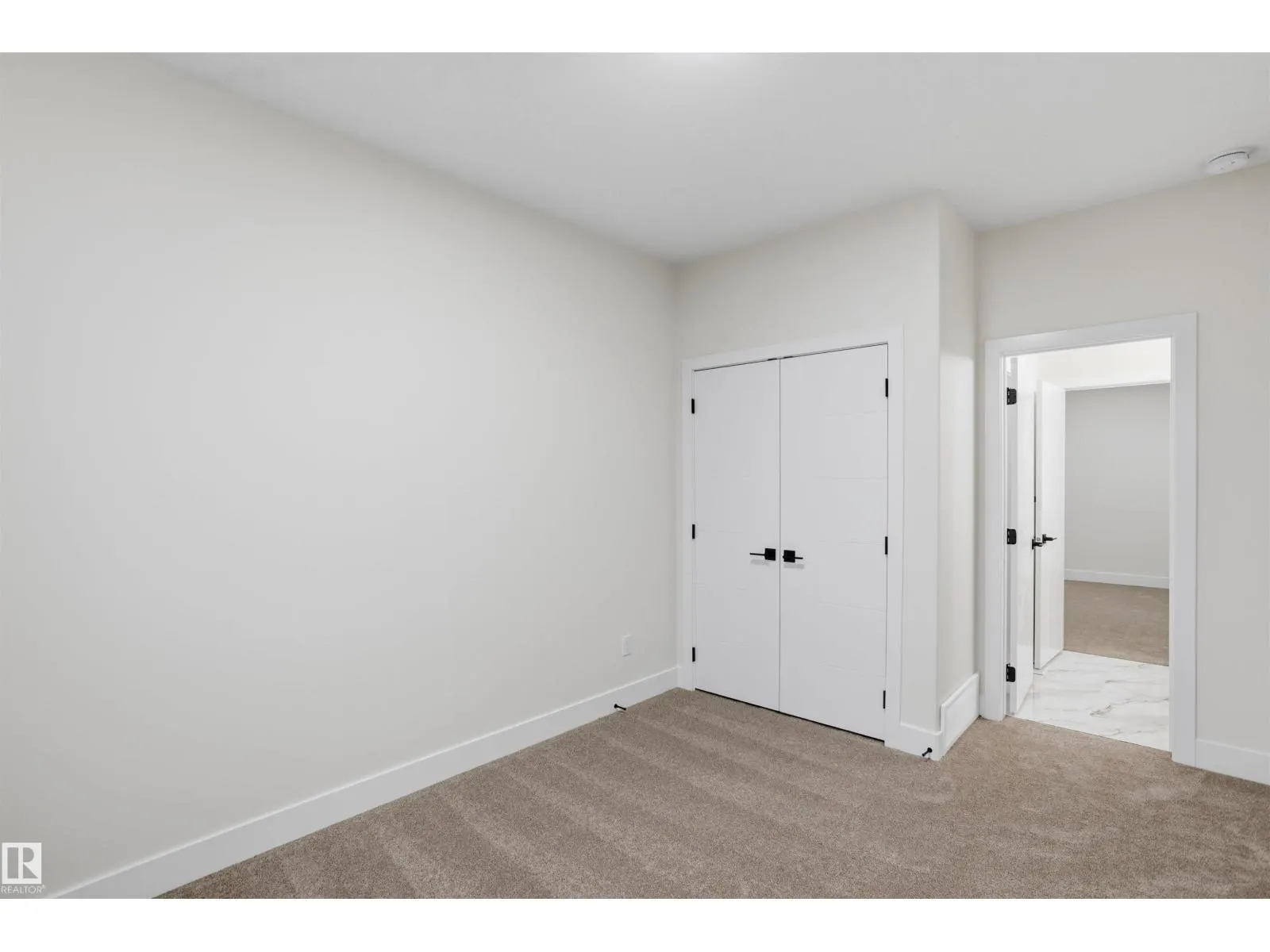 240 21 ST SW