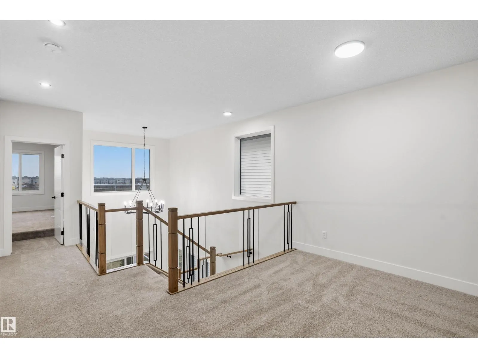 240 21 ST SW