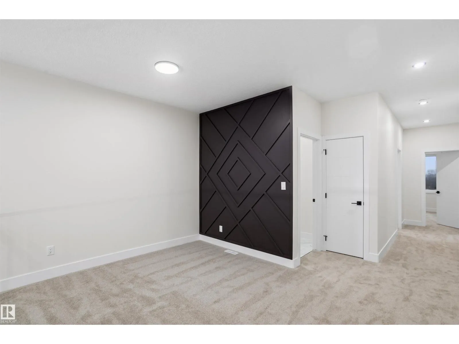 240 21 ST SW