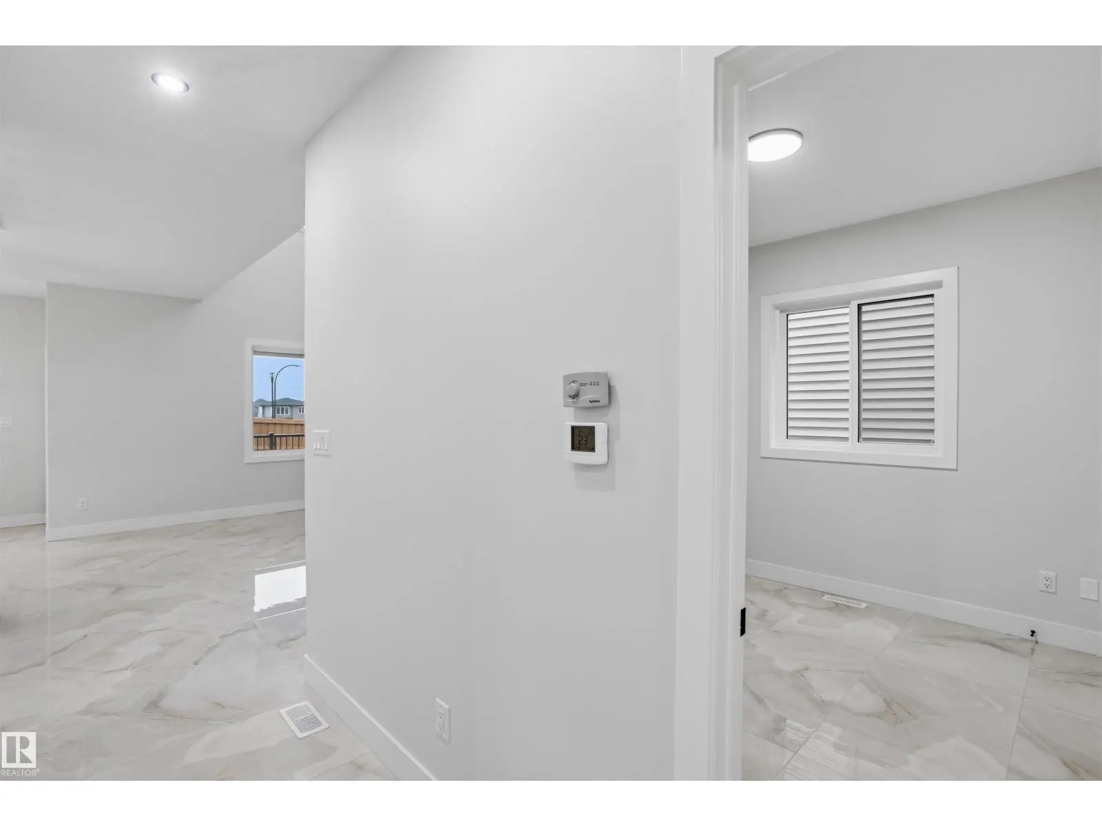 2314 6A AV SW