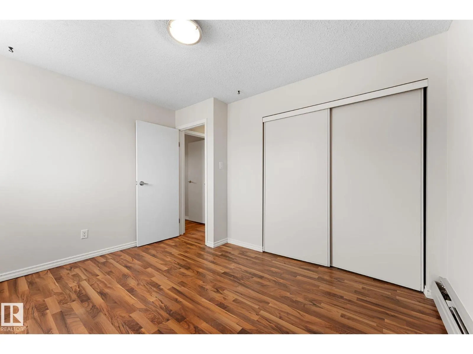 #206 2311 119 ST NW