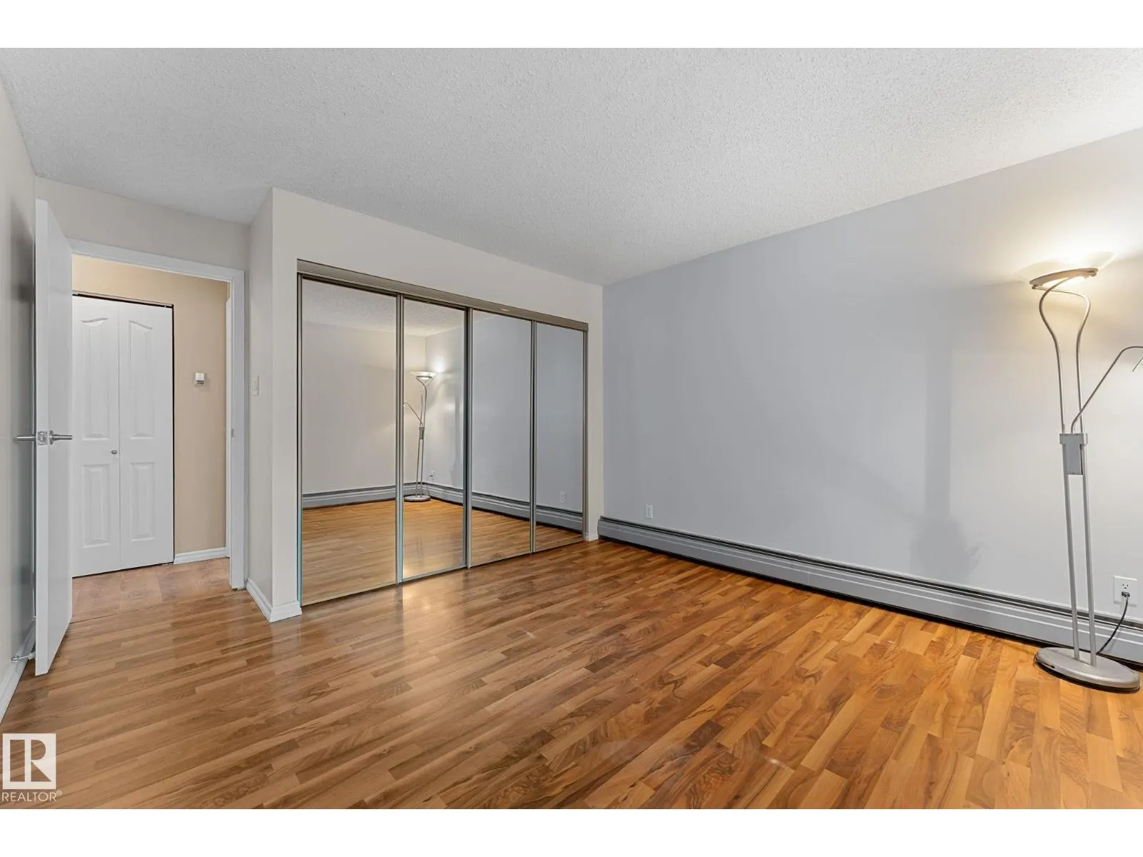 #206 2311 119 ST NW