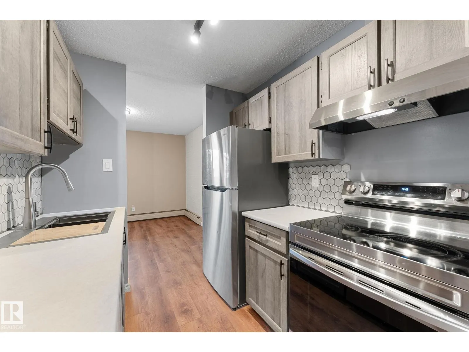 #206 2311 119 ST NW