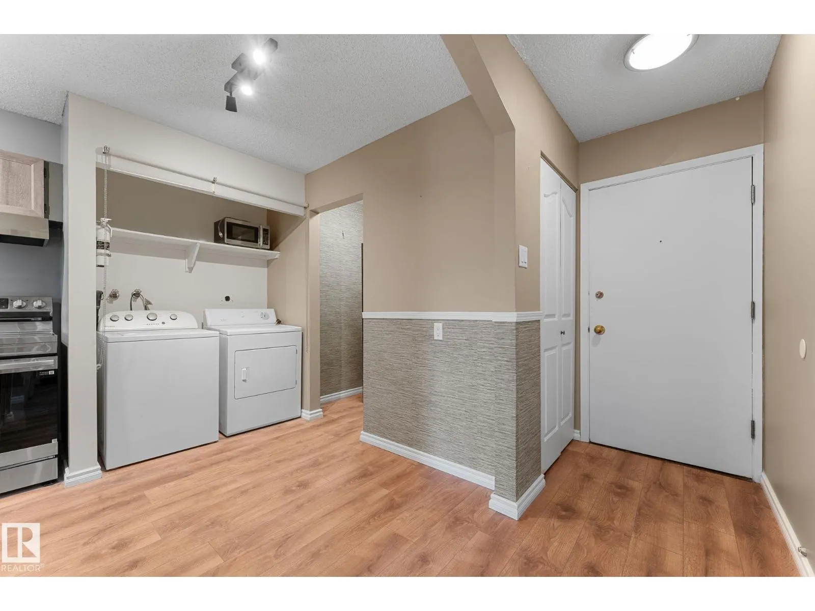 #206 2311 119 ST NW