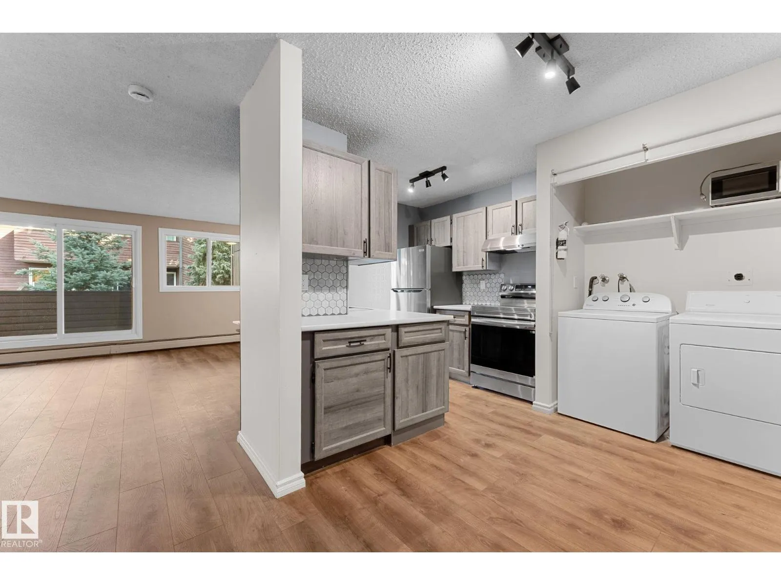 #206 2311 119 ST NW
