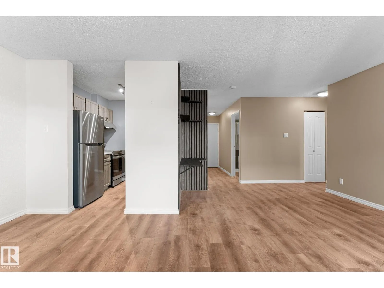 #206 2311 119 ST NW