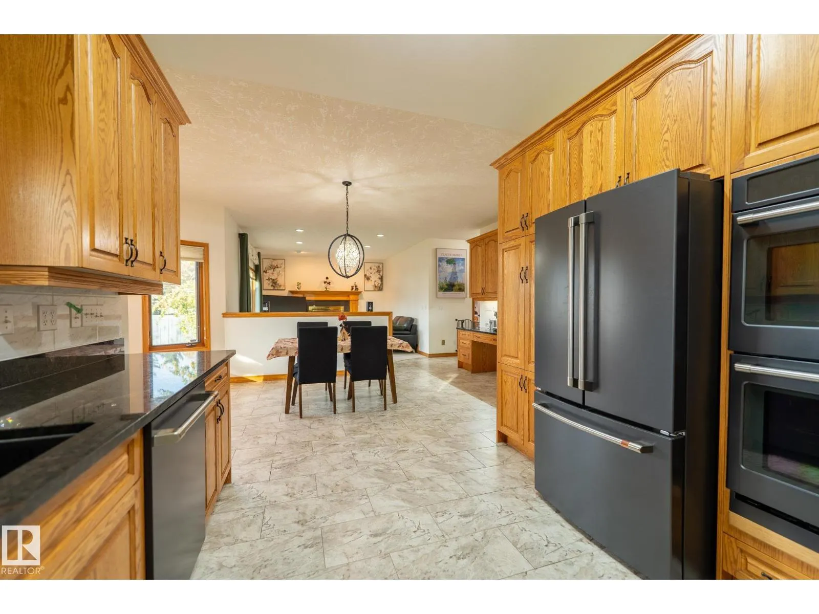 11363 10 AV NW
