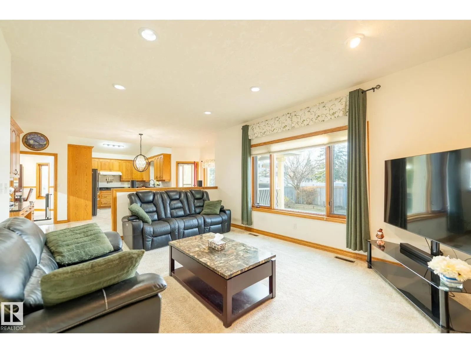 11363 10 AV NW