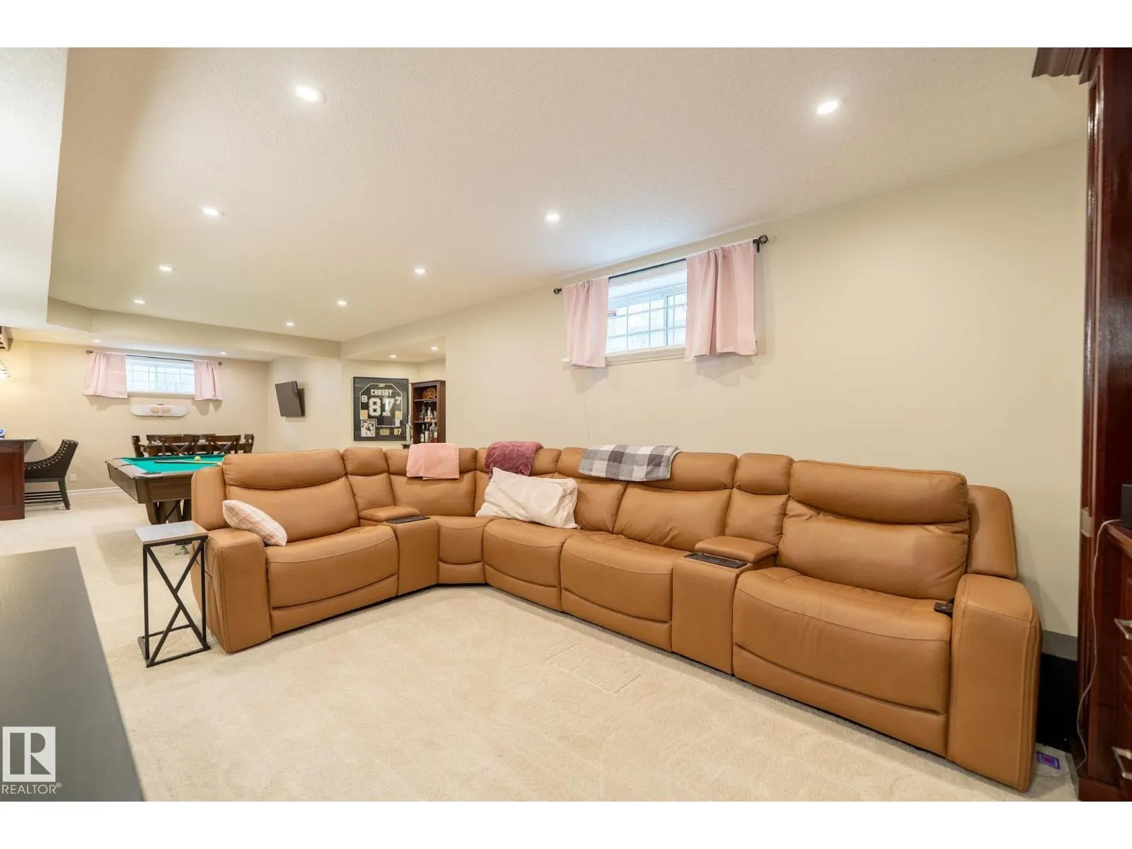 11363 10 AV NW