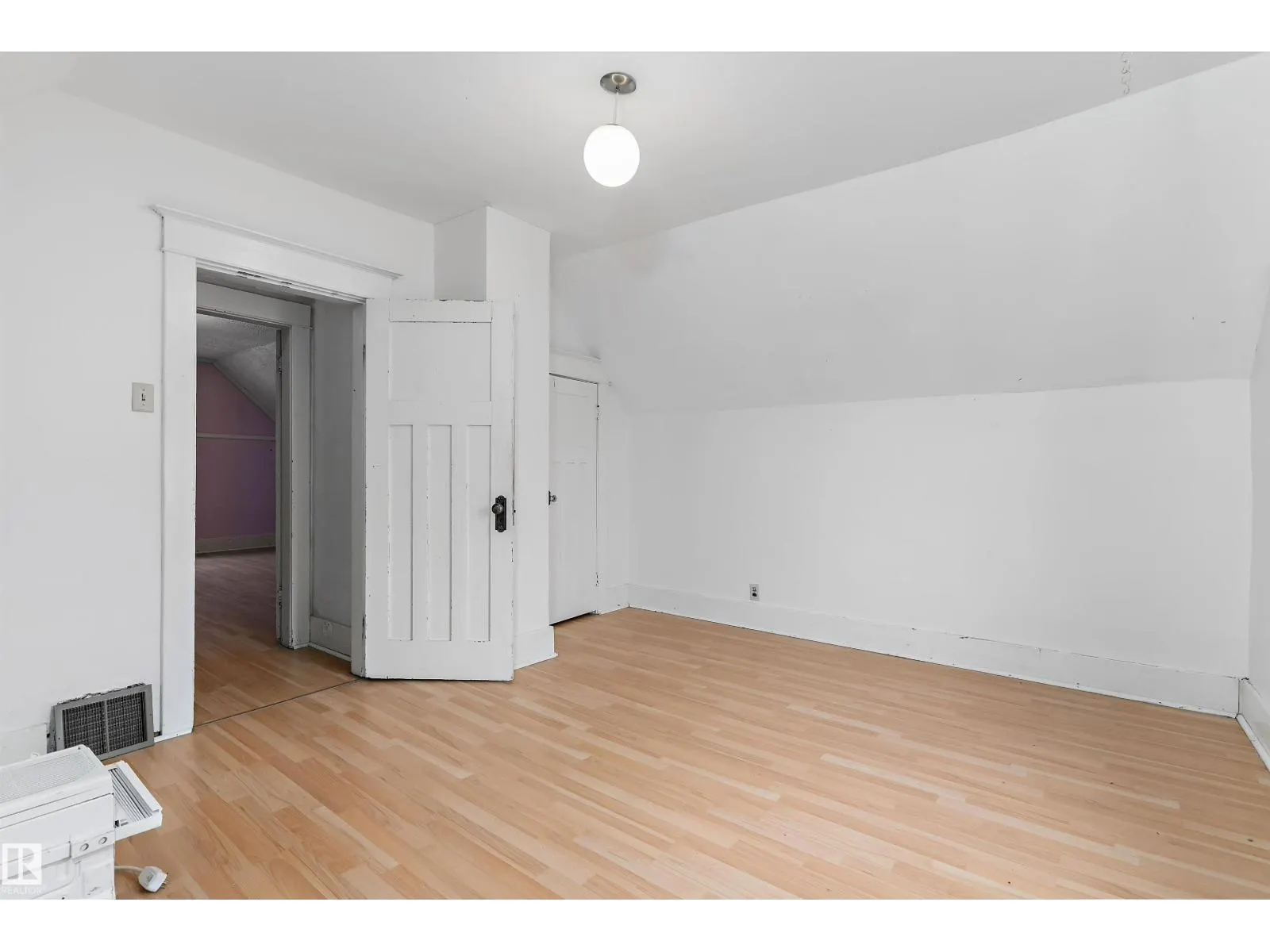 10817 74 AV NW