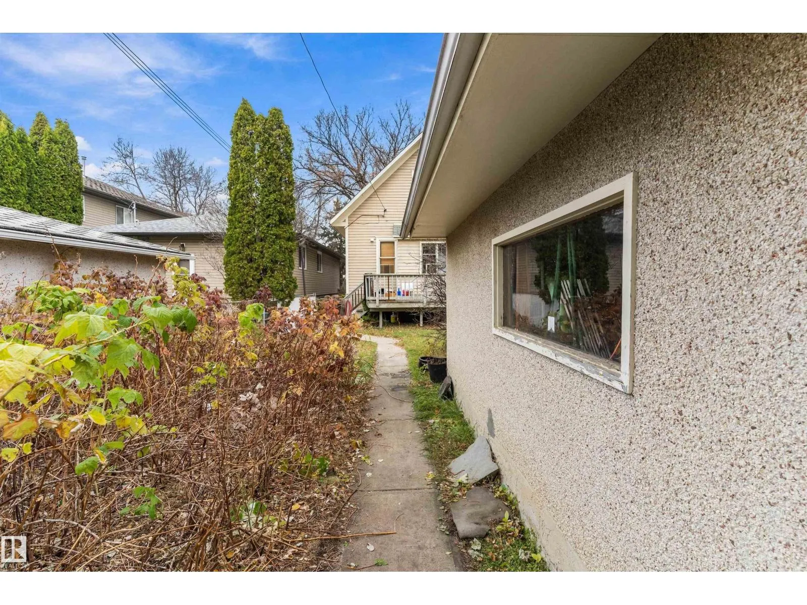10817 74 AV NW