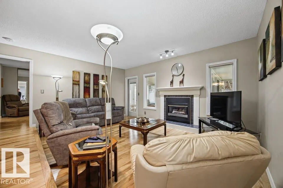 62 GLENCOE PL