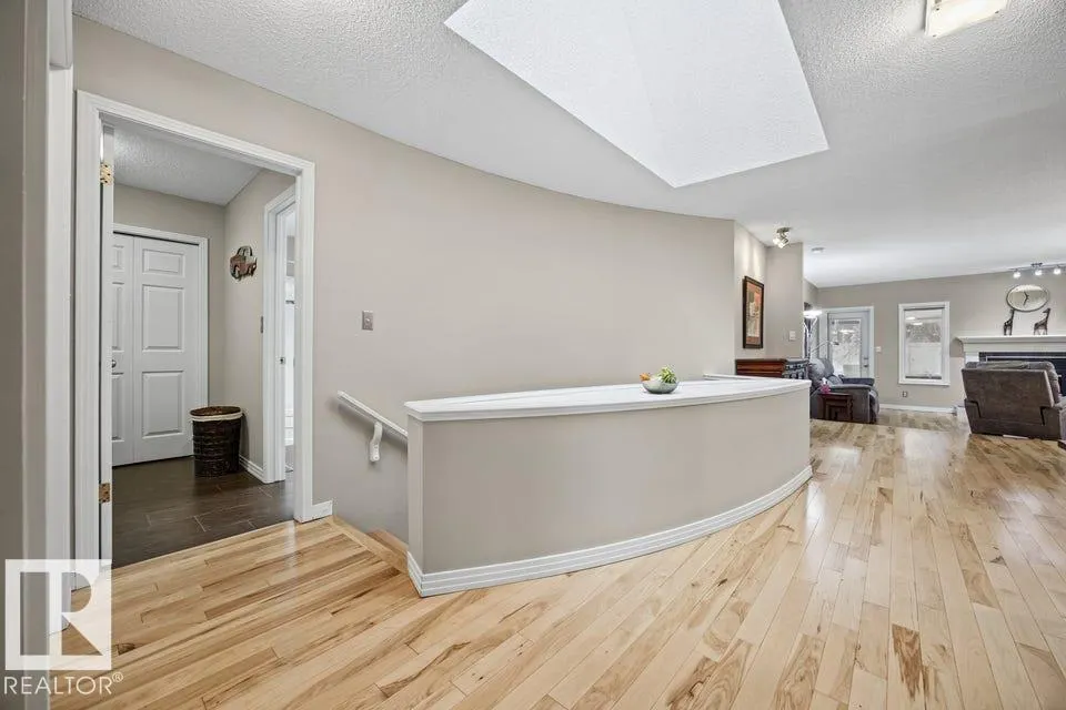 62 GLENCOE PL