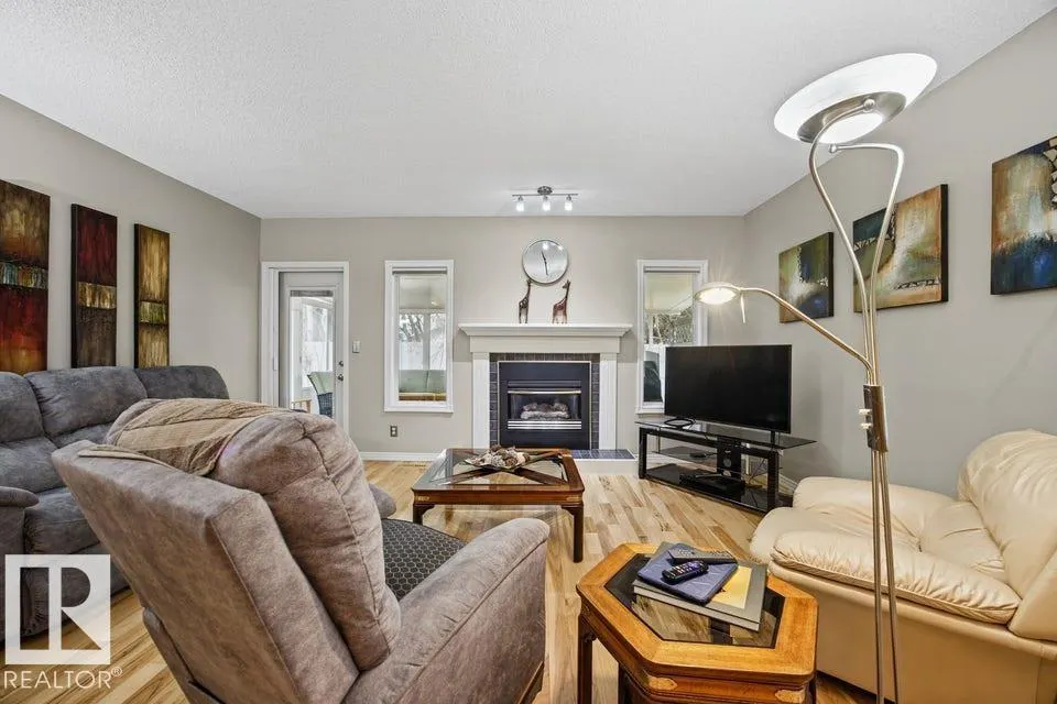 62 GLENCOE PL