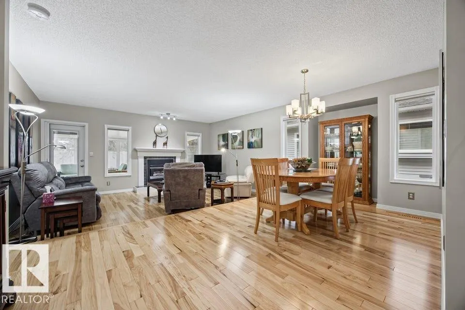 62 GLENCOE PL