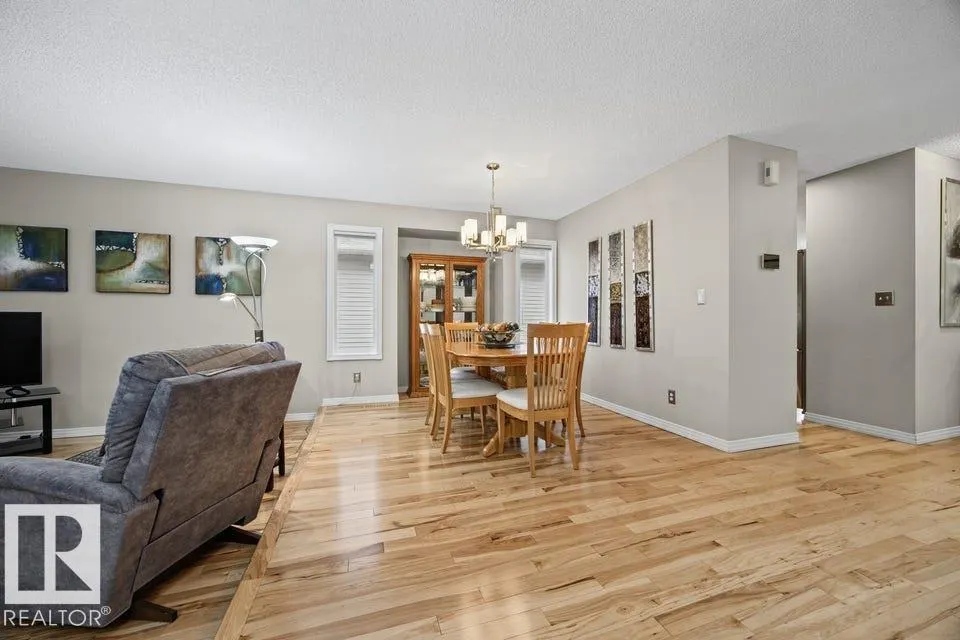 62 GLENCOE PL