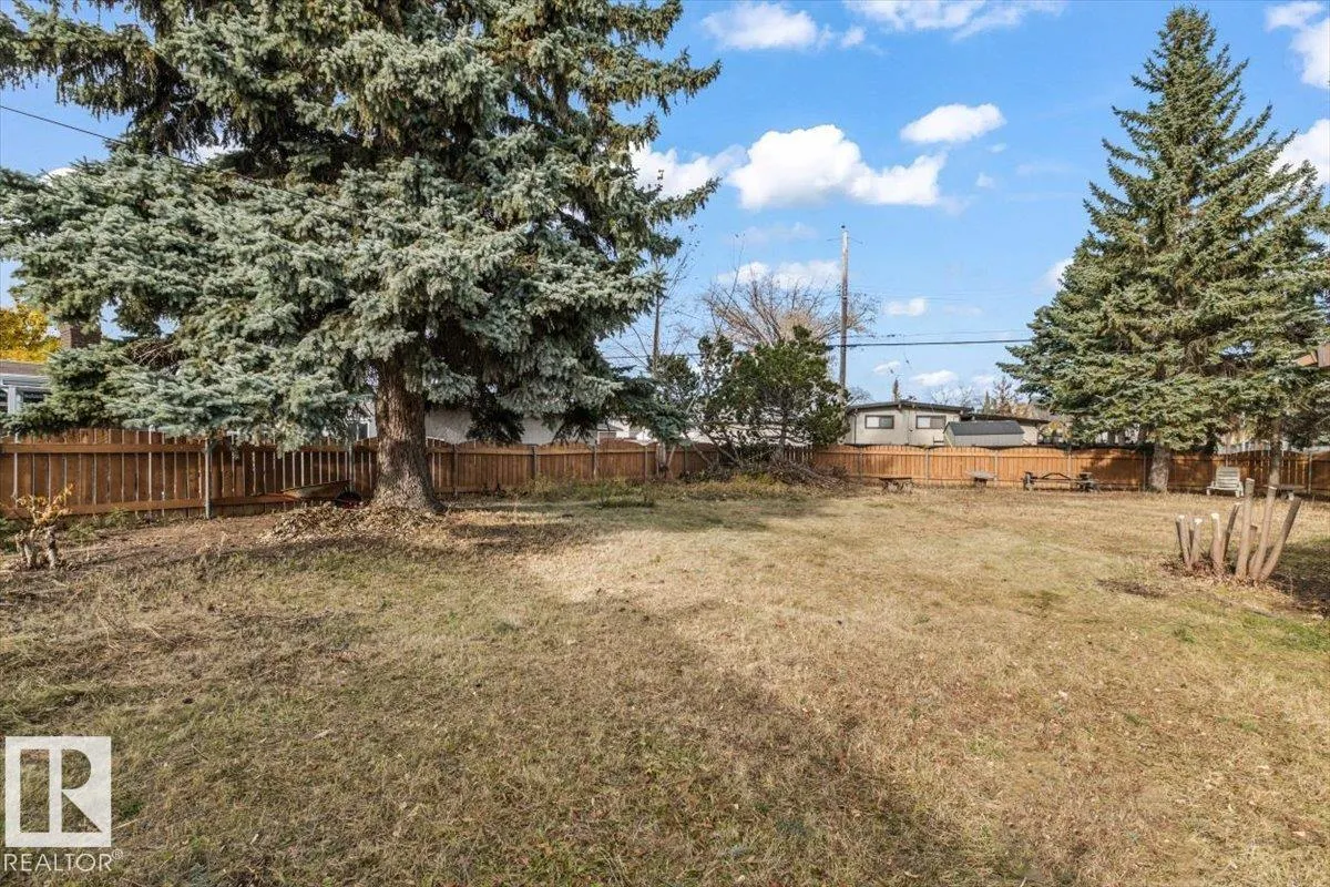 13575 105 ST NW