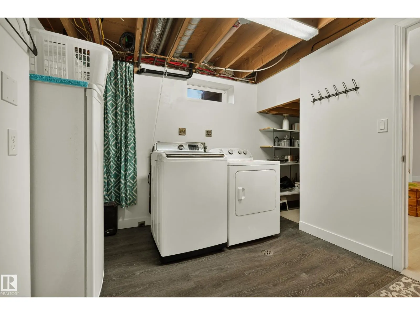 122 MISSION AV